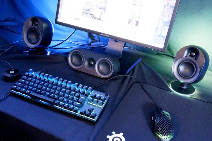 SteelSeries�̃Q�[�~���O�X�s�[�J�[�uArena�V���[�Y�v���@������I�ځB�w�b�h�Z�b�g�Ŕ|�����Z�p��������