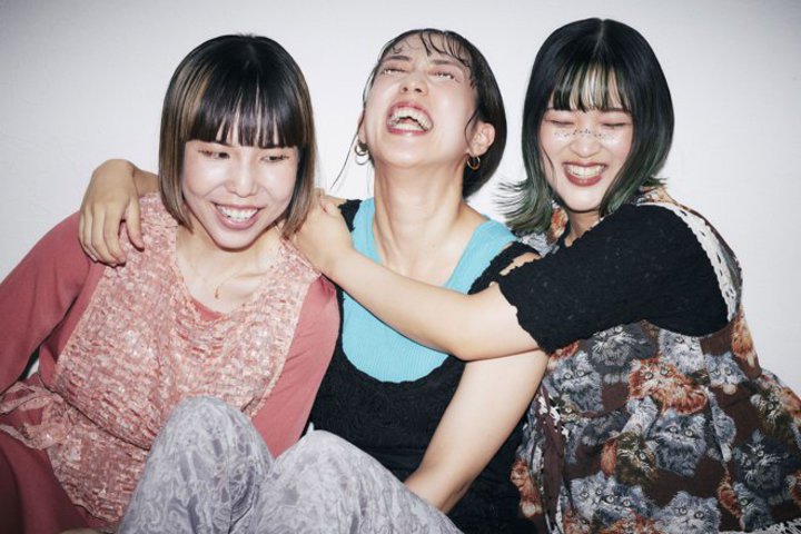 Hump BackATuXNցBubN[ł̎qH킹Ă䂭̂v̌̂