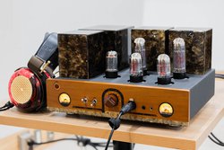 ^ǃwbhzAvA̔Ȃ鐢EBZMFuAegisv̖͂tWG[rbNɕI