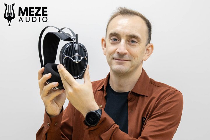 �u�w�b�h�z���́A�A�[�g���y���ޕ����̈ꕔ�v�BMeze Audio��CEO�����A�t���O�V�b�v�w�b�h�z���uARTA�v�̑_��