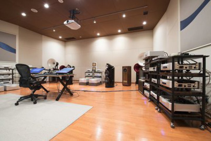 �n�C�G���h�E�I�[�f�B�I�ɓ��������u�G�\�e���b�N�E�}�X�^�����O�E�Z���^�[�v�B�Ë��Ȃ��}�X�^�����O���̂�������u��