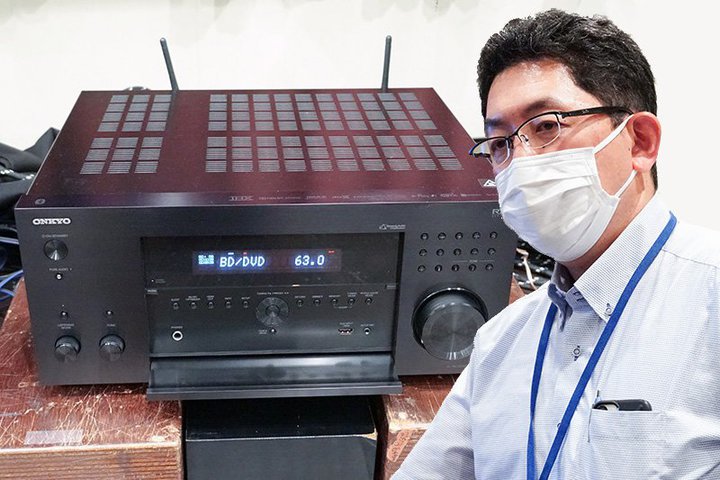 �V���I���L���[��1�e�uTX-RZ50�v�������I �J���̔w�i��g���Ċ֌W�h���X�^�b�t�ɐu��