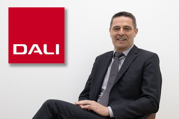 yʃC^r[zDALĨAWAmfBN^[BтgSound Signaturehւ̂