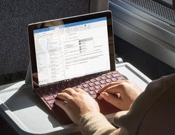 ʌuSurface GovLTEf{A90,800~BSurface Headphones