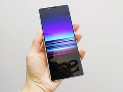 uXperia 1vGI \j[̑͂tOVbvX}z̎͂Ƃ́H