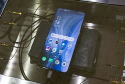 OPPOg5GX}zhfyVoC5GZpЉAyVO[vőK̓CxguRakuten Optimismv|[g