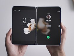 MicrosoftAAndroid̗p2ʃX}[gtHuSurface Duov