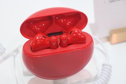 CESt@[EFCŐVX}zAs[BSCXuFreeBuds 3v͐VFbh