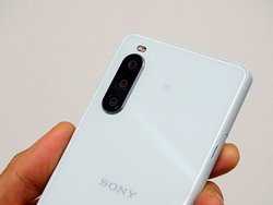 \j[A~hX}zuXperia 10 IIvB@gvYA{\