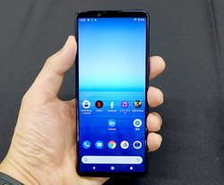 \j[AV͋X}zuXperia 5 IIvCO\B120Hz쓮/c@CXYȂǋ@\啝