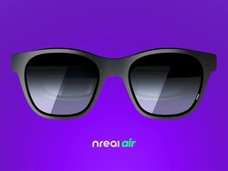 130C`̓˂ɑΉAROXuNreal AirvBauAdocomoɂĔ̔\