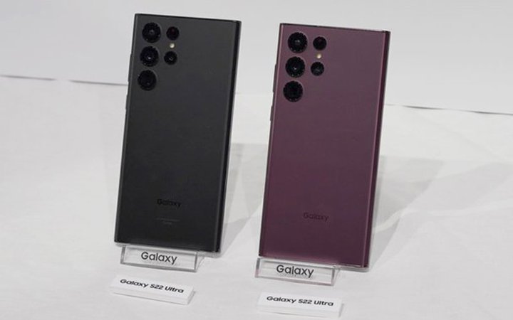 TXX}zuGalaxy S23 UltravA2f̃JZT[𓋍ڂyGadget Gatez