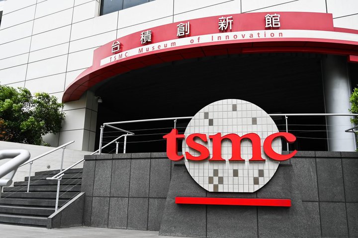 MacBook PropuM2 Prov`bvA3nmZpł܂ȂJn̉\yGadget Gatez