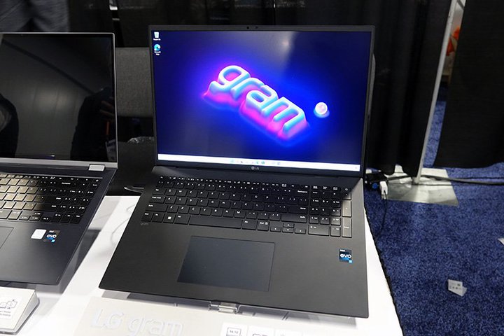 CESLGAm[gPCugramvɐVfBuProvu2-in-1vuUltraslimvuStylev4@