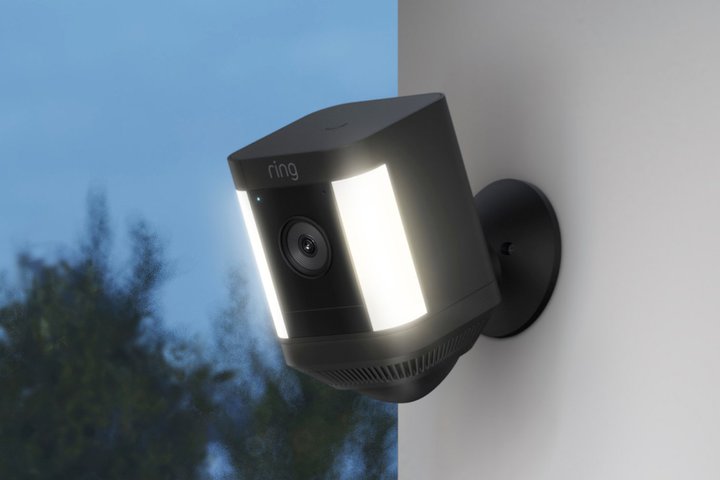 AmazonAz[ZLeBJuRingṽZT[CgڃfuSpotlight Cam Plusv