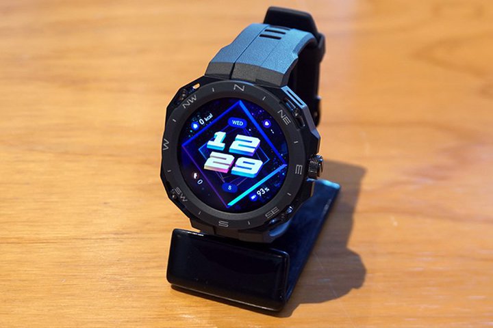 t@[EFCAP[XRɒւX}[gEHb`uWATCH GT Cyberv