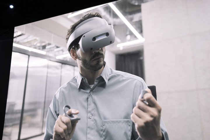 CES\j[A4KOLED̗pwbh}EgfBXvC&Rg[[ɂXRRecVXeJ