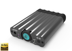 iFi audio�e�N�j�J���m�[�g�uxDSD �\ �v���~�A���A�|�P�b�g�ɓ���|�[�^�u�����A�����v