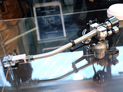 SHURE�̃J�[�g���b�W�P�ށASAEC�g�[���A�[���̕����B�A�i���O�I�[�f�B�I�͍���ǂ��Ȃ�H