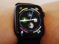 uApple Watch Series 4vr[Bォ3NA悤₭ glɑE߂h foCXɂȂ