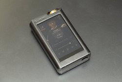 Lotoo�̐V����DAP�uPAW Gold Touch�v�ő����r���[�B�킸��2�b�̍����N���ƐF�t���̂Ȃ��T�E���h�