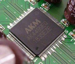 �g�����ō��A�X�y�b�N���ō��h ��AKM�V�t���O�V�b�vDAC�uAK4499�v�B���̃T�E���h�͐��i��̍��݂Ɏ�����