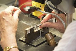 �I���g�t�H���E�t�@�N�g���[�c�A�[�A�f���}�[�N�̍H�ꂩ��͂�����u�N�I���e�B�v�Ƒz����T��