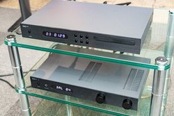 �S�䂭�܂Ŋy���݂����Ȃ鉹�ƘȂ܂��BAura��30���N���f���uPremium Black Edition�v�𒮂�