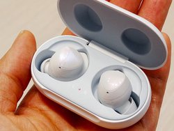 AirPodsɂ͂Ȃ肾I TX̐VSCXCzuGalaxy Budsv񃌃r[