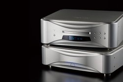 ���ɂ̃f�W�^���@����A�A�i���O�Đ��ւ̉� �| �G�\�e���b�N�̊��̓g���|&DAC�uGrandioso P1X/D1X�v�𒮂�