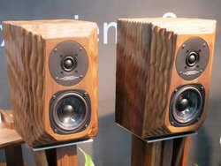 �g��̓͂����i�h�̗D�G�X�s�[�J�[�ɒ��� �[ ��HIGH END�Œ������u���ʂȉ��v��2��