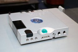 CHORD�uHugo TT 2�v���r���[�B�B�ꖳ��́g���炩�ȉ��̎����h�𒮂����Ă���鑽�@�\DAC