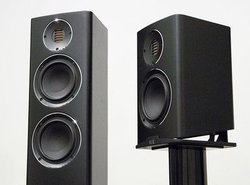 ELAC�̓`���{�V���Ȍ��I  ����240�V���[�Y�̌���ŁuCARINA�V���[�Y�v���R�V�� ��������