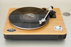 �f�U�C�����������A���l�i�ȏ�BHouse of Marley�̃��R�[�h�v���[���[�uSTIR IT UP WIRELESS�v�𒮂�