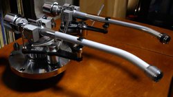 �uWE-407/23�v����uWE-4700�v�� - ��35�N�z���̃T�G�N�E�g�[���A�[���̐i�����f�B�[�v�ɒ���������