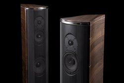 ������ɍ��g���������炷�X�s�[�J�[�A�t�����R�E�Z���u�����uAccordo Essence�v���r���[