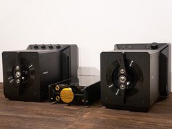 �\�j�[�uSA-Z1�v�́u���y�̌��̎������Ⴄ�v�j�A�t�B�[���h�X�s�[�J�[���I�uDMP-Z1�v�Ƃ̒������R���r�Œ����I