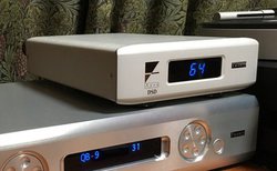 �i������USB DAC�AAyre�uQB-9 Twenty�v�B�ŐV�̃T�E���h�͔Z���ȉ����Ər�q�ȗ����オ�肪����