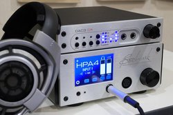 Benchmark�uHPA4�v���r���[�B�炵�ɂ����w�b�h�z�����N�X�Ɩ�uTHX-AAA�v�w�b�h�z���A���v