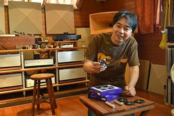 �A���_���e�����S�̖����݂��o���T�[�r�X�����R�[�h�N���[�j���O��4�l�̕]�_�Ƃ��̌�