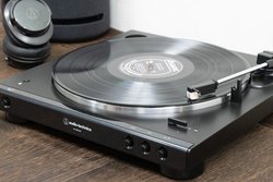 ���߂Ẵ��R�[�h�v���[���[�Ɂu�I�[�f�B�I�e�N�j�J�v���I�X�X���ȗ��R