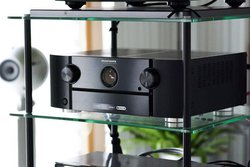 �gHi-Fi���̃X�e���I�Đ��h �͖{�����H �}�����c�uSR6015�v����A���܂Œ��������Ƃ̂Ȃ������o��