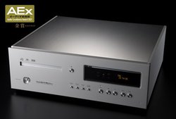 ���b�N�X�}���uD-10X�v�̓��f�B�A�̈Ⴂ�𐳊m�ɕ`��������B�����t�ɐV���ȑ����𐁂�����SACD�v���[���[