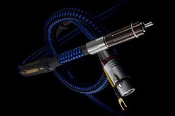 �]�m�g�[���̎�̓��C���A�b�v�AShupreme�AGrandio�ARoyal Spirit�̍ŐV�C���^�[�R�l�N�g�P�[�u���𒮂�