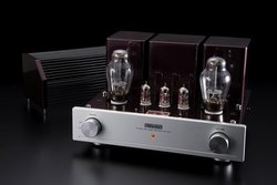 �g���C�I�[�h�̐V����300B���ڃA���v�uTRX-P300S�v�𒮂��B���߂Đ^��ǂ̖��͂Ɋ��Q