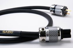 �g���͂�A�N�Z�T���[�ɂƂǂ܂�Ȃ��h�d���P�[�u���B�T�G�N�uPL-9000�v�̓V�X�e���g�[�^���̉��������߂�