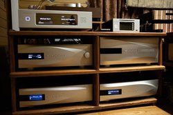 ���f�B�A�T�[�o�[�̊v����aurender�B�f�W�^���m�C�Y�΍�̓O�ꂪ�n�C�G���hDAC�̎|��������Ɉ����o��