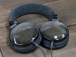 �r�N�^�[���̓w�b�h�z���uHA-WM90-B�v���r���[�B�F�����Ȃ��g�ꐶ���́hHi-Fi�w�b�h�z��