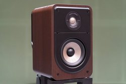 Polk Audio�uSignature Elite�v�𒮂��B���ʂ��̗ǂ��ቹ�́A���̉��i�тŋM�d��