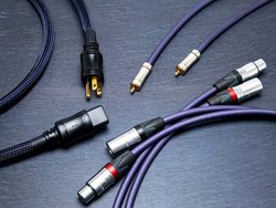 30�N�̃����O�Z���[�����V�I�I�[�f�B�I�e�N�j�J�̐V�P�[�u���uFLUAT�v�͈̑�Ȃ�g���Ղ̉��h����������